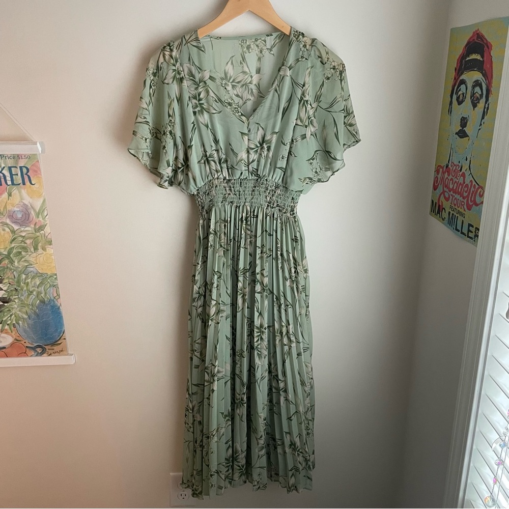 Beautiful green floral maxi dress